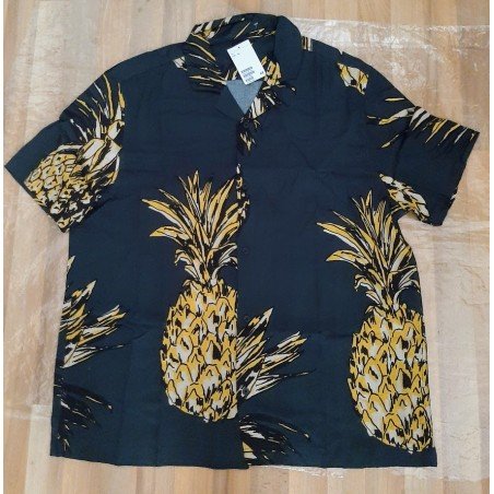 Men's shirt with pineapple pattern