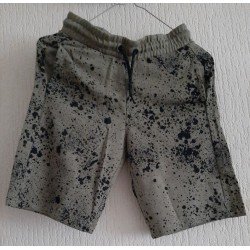 Jongensshort donkergroen met zwarte prints